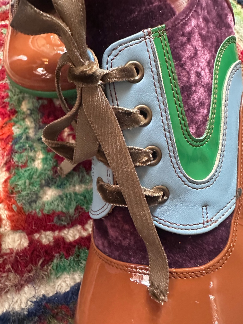 Fluevog NEARLY NEW Operetta Sandrine gold/green patent/velvet lace-up-8 (fit 7.5 - Picture 13 of 15